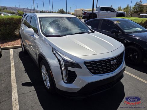 Used 2019 Cadillac XT4 Luxury FWD image 1