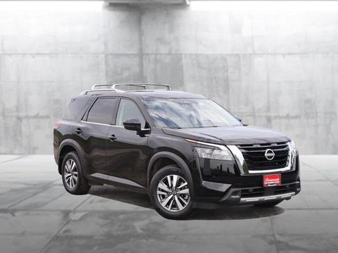Certified 2025 Nissan Pathfinder SL AWD/4WD image 2