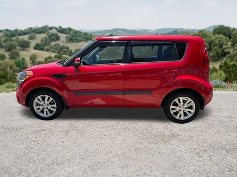 Used 2013 Kia Soul + w/ Audio Pkg FWD image 5