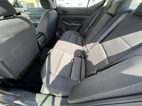 Used 2025 Nissan Altima 2.5 SV FWD image 27