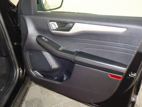 Used 2022 Ford Escape SE w/ SE Sport Appearance Package image 37