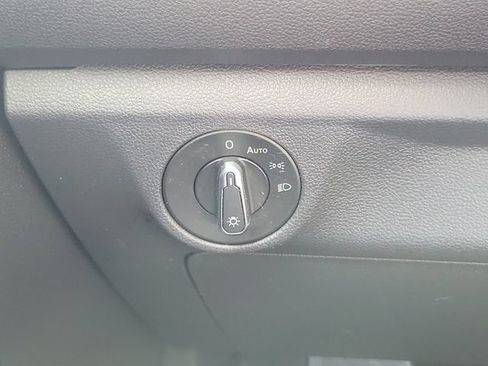Used 2023 Volkswagen Jetta SE w/ Panoramic Sunroof Package FWD image 20