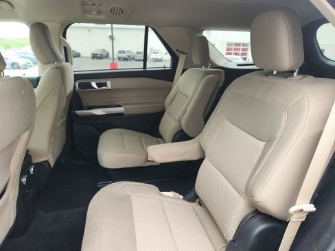 Used 2022 Ford Explorer XLT AWD/4WD image 11