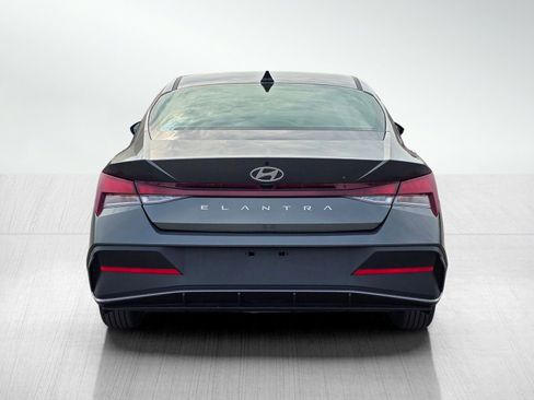 New 2026 Hyundai Elantra SE image 6
