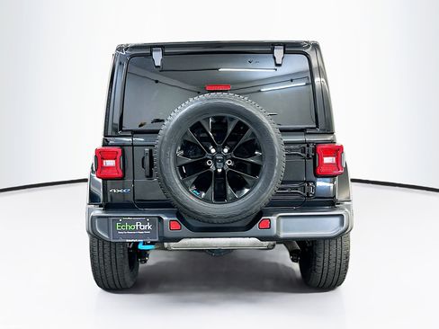 Used 2023 Jeep Wrangler Unlimited Sahara w/ Cold Weather Group AWD/4WD image 7