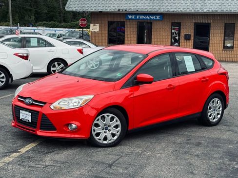 Used 2012 Ford Focus SE image 2