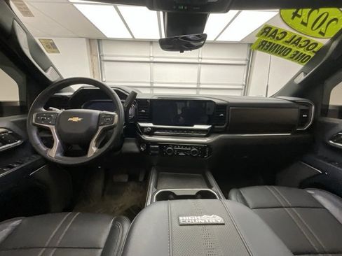 Used 2024 Chevrolet Silverado 3500 High Country w/ High Country Premium Package image 4