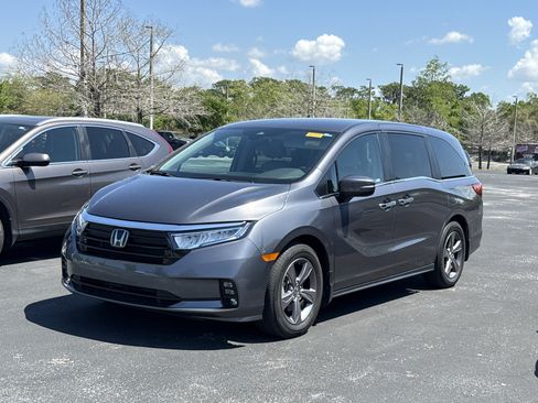 Certified 2023 Honda Odyssey EX image 2