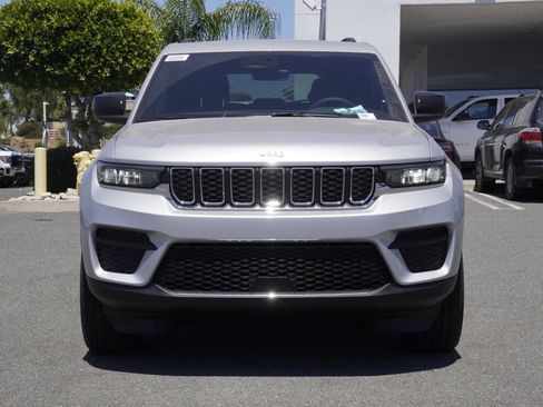 New 2026 Jeep Grand Cherokee Laredo RWD image 9