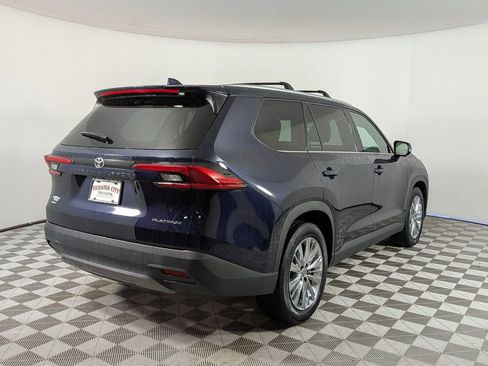 Used 2024 Toyota Grand Highlander AWD image 3