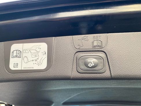 Used 2016 Ford C-MAX Energi SEL w/ Equipment Group 302A image 26