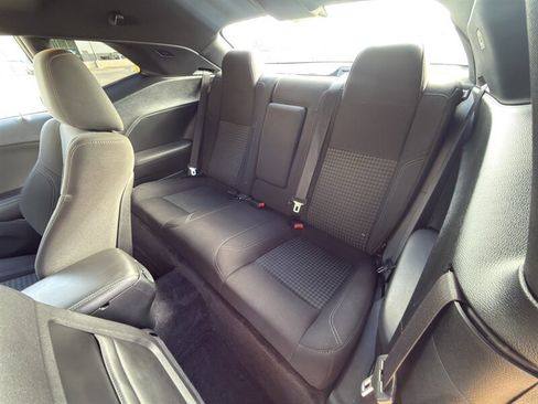 Used 2017 Dodge Challenger SXT RWD image 13
