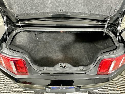 Used 2011 Ford Mustang GT Premium w/ Electronics Pkg RWD image 29