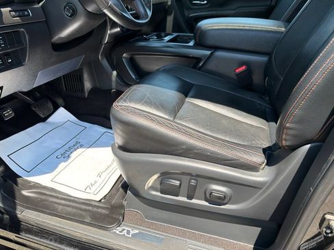 Used 2022 Nissan Titan PRO-4X w/ Pro-4x Convenience Package AWD/4WD image 18