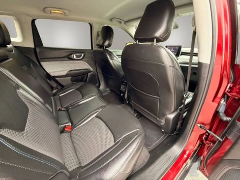 Used 2022 Jeep Compass Latitude FWD image 21