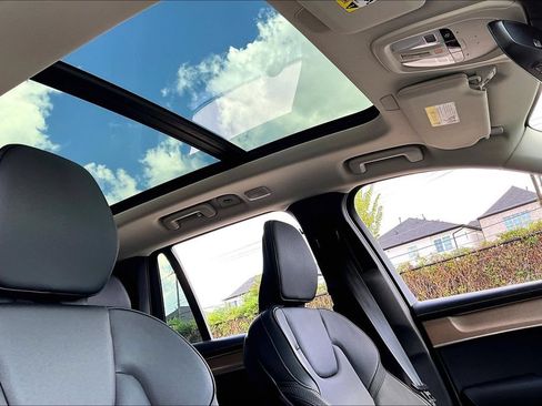 Used 2025 Volvo XC90 B6 Plus AWD/4WD image 21