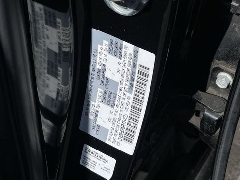 Used 2023 MAZDA MAZDA3 s image 32