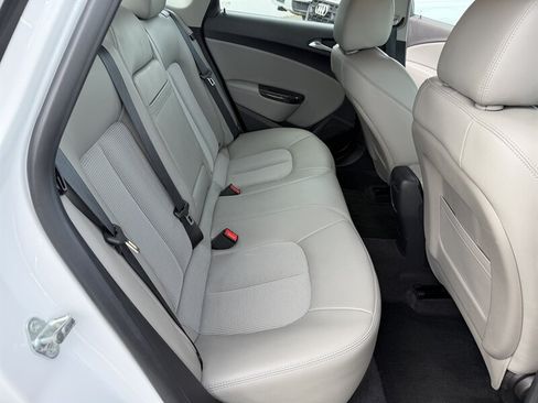 Used 2014 Buick Verano FWD image 18