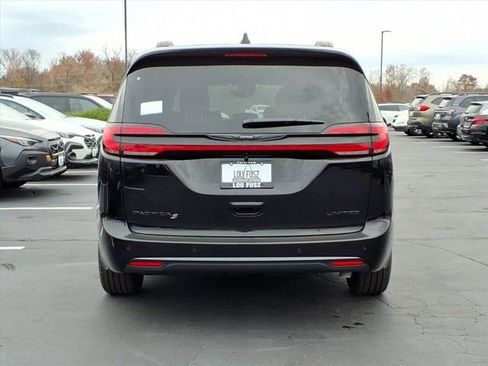 New 2026 Chrysler Pacifica Limited w/ S Appearance Package FWD image 20