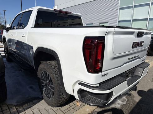 Used 2024 GMC Sierra 1500 AT4 w/ Technology Package image 10