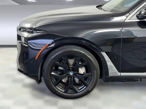 Used 2023 BMW X7 xDrive40i w/ Premium Package AWD/4WD image 12