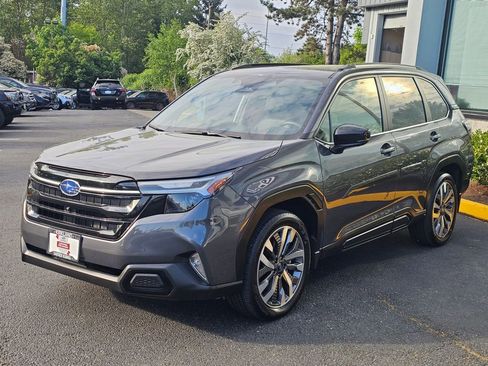 Certified 2025 Subaru Forester Touring AWD/4WD image 3
