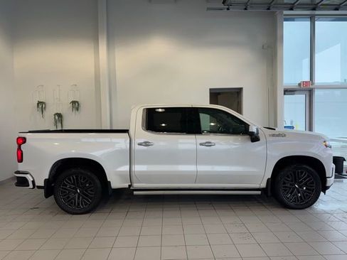 Used 2019 Chevrolet Silverado 1500 High Country w/ Technology Package image 34