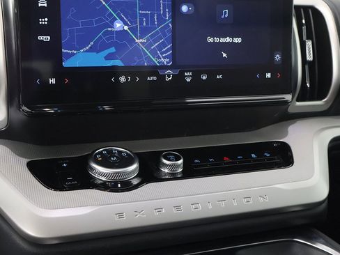 Used 2025 Ford Expedition Max Active image 49