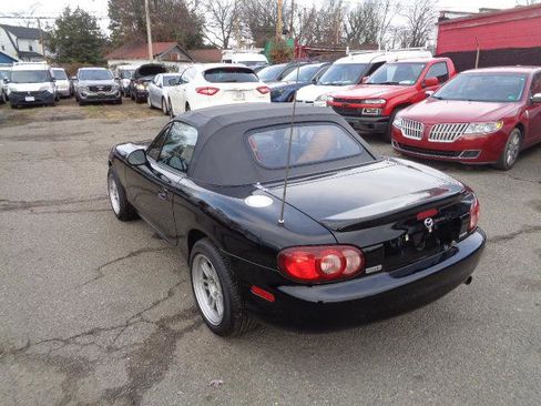 Used 2004 MAZDA MX-5 Miata LS w/ Convenience Pkg image 4