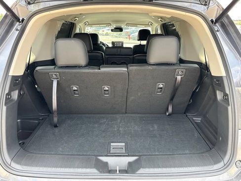 Used 2025 Honda Pilot EX-L image 11