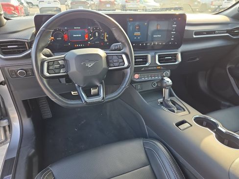 Used 2025 Ford Mustang Premium image 28