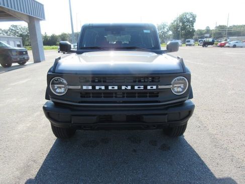 New 2025 Ford Bronco 4-Door image 8