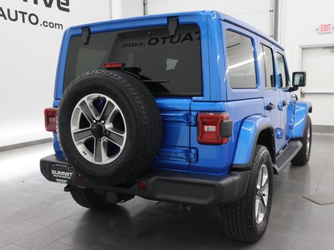 Used 2022 Jeep Wrangler Unlimited Sahara w/ LED Lighting Group AWD/4WD image 4