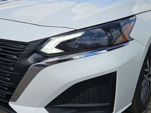 Used 2023 Nissan Altima 2.5 SV image 9