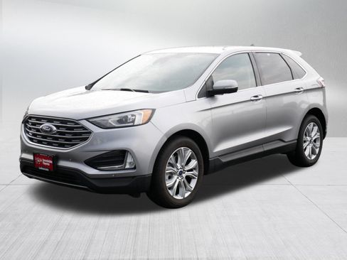 Used 2022 Ford Edge Titanium AWD/4WD image 3