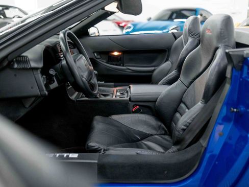 Used 1996 Chevrolet Corvette Convertible RWD image 50