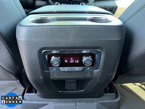 Used 2025 Chevrolet Suburban Premier AWD/4WD image 15