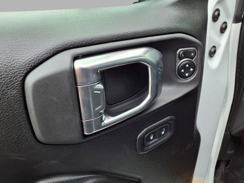 New 2026 Jeep Wrangler Unlimited Rubicon AWD/4WD image 19