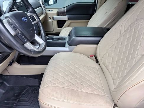 Used 2017 Ford F350 Lariat w/ Lariat Value Package AWD/4WD image 8