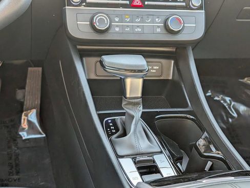 Used 2025 Hyundai Santa Cruz SE image 19