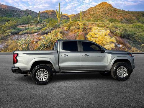 Used 2024 Chevrolet Colorado LT w/ LT Convenience Package II image 3