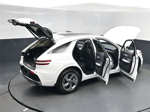 New 2026 Genesis GV70 2.5T Advanced image 28