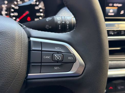 Used 2025 Jeep Compass Latitude AWD/4WD image 20