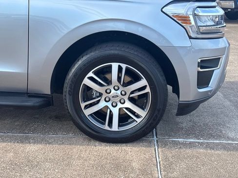 Used 2024 Ford Expedition Limited RWD image 8