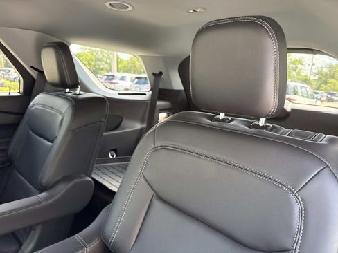 Used 2023 Ford Explorer XLT w/ Equipment Group 202A RWD image 16
