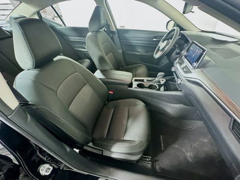 Used 2024 Nissan Altima 2.5 SV image 28