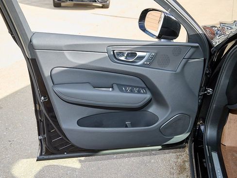 New 2026 Volvo XC60 B5 Core image 10