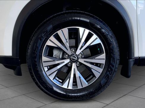 Used 2022 Nissan Rogue SV image 11