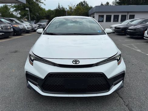 Used 2021 Toyota Corolla SE FWD image 3