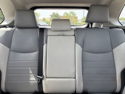 Used 2019 Toyota RAV4 XLE Premium FWD image 21